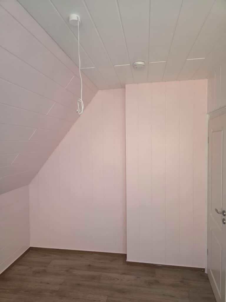 Kinderzimmer Rose weiß Holz lackiert